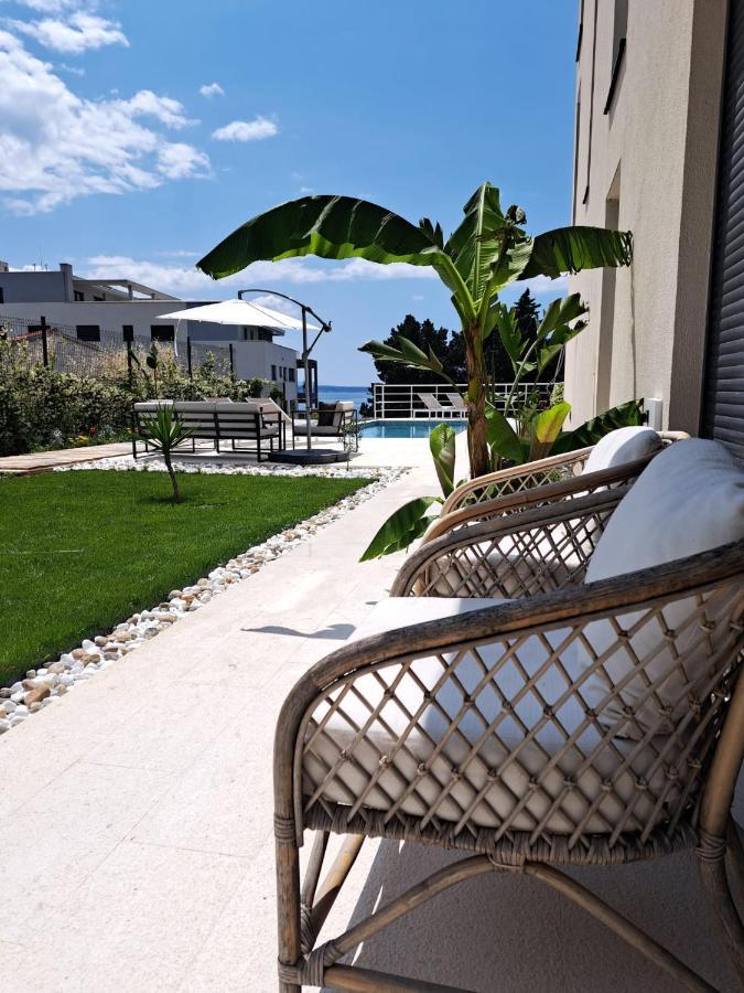 Apartment With Private Pool Split Exterior photo