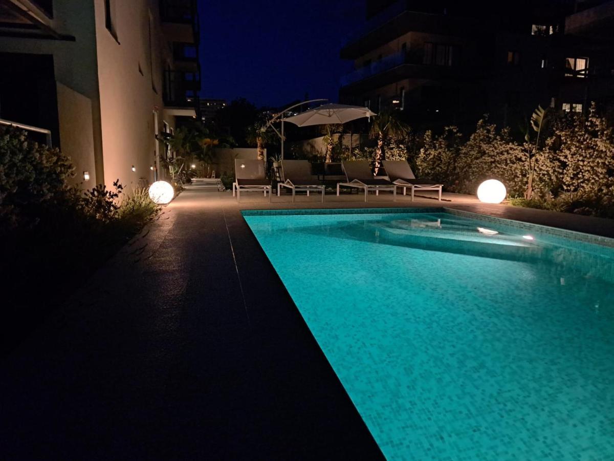 Apartment With Private Pool Split Exterior photo
